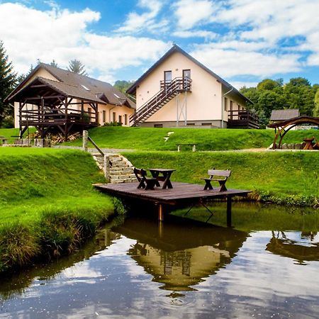 Apartamenty Czerwony Dworek - Duzy Teren Zielony, Plac Zabaw, Miejsce Na Grilla I Staw Z Mozliwoscia Wedkowania, Boisko Mysłakowice Exteriör bild