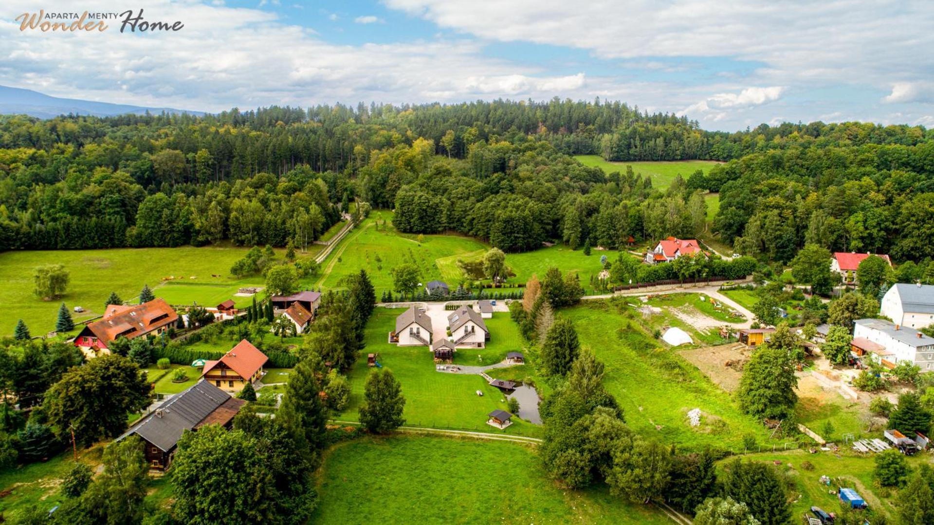 Apartamenty Czerwony Dworek - Duzy Teren Zielony, Plac Zabaw, Miejsce Na Grilla I Staw Z Mozliwoscia Wedkowania, Boisko Mysłakowice Exteriör bild